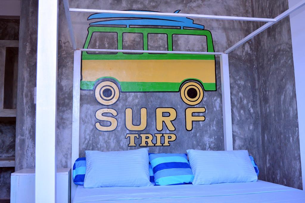Готель Cheeky Monkey Surf Camp Велігама Екстер'єр фото